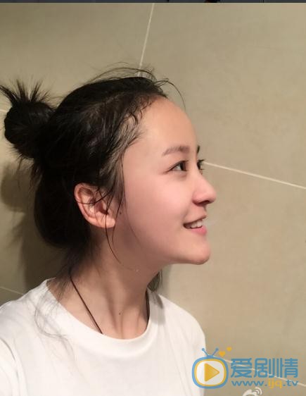 王歆霆自拍写真 王歆霆高清写真_王歆霆高清剧照