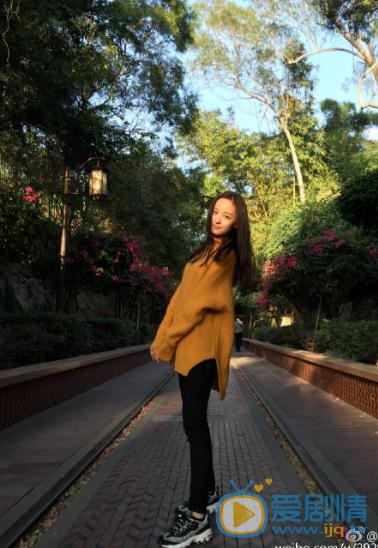 王歆霆街拍写真 王歆霆高清写真_王歆霆高清剧照