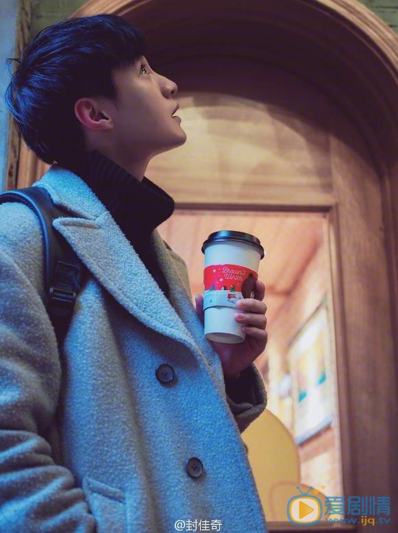 封佳奇唯美街拍 封佳奇高清写真_封佳奇高清剧照