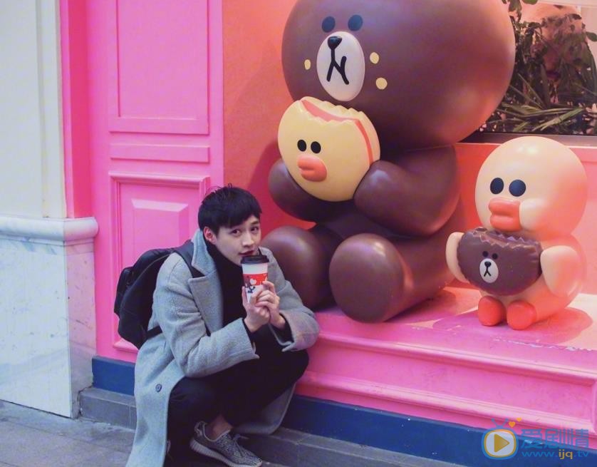 封佳奇唯美街拍 封佳奇高清写真_封佳奇高清剧照