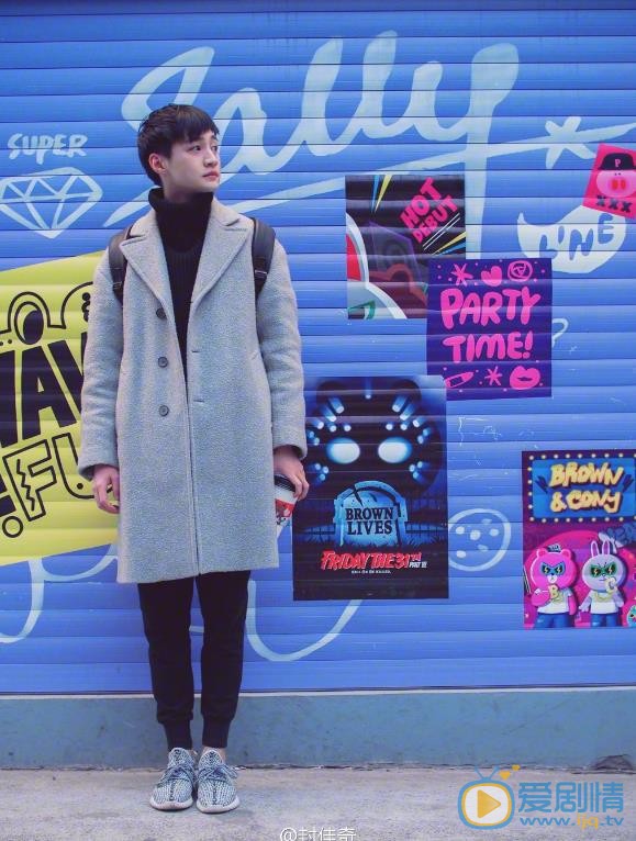 封佳奇唯美街拍 封佳奇高清写真_封佳奇高清剧照