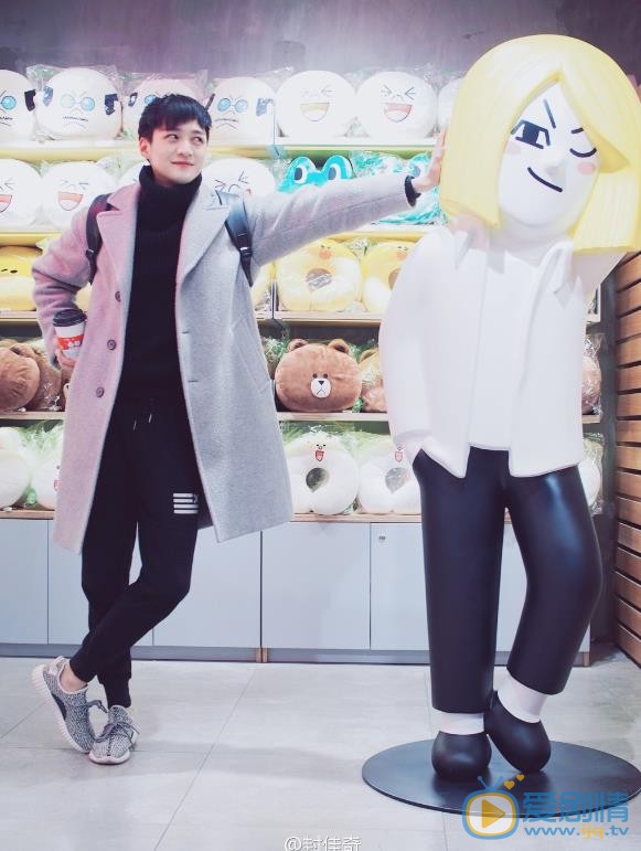 封佳奇唯美街拍 封佳奇高清写真_封佳奇高清剧照