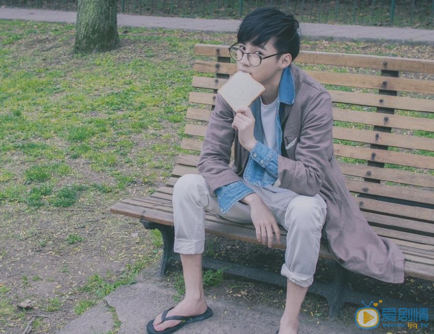 封佳奇唯美街拍 封佳奇高清写真_封佳奇高清剧照