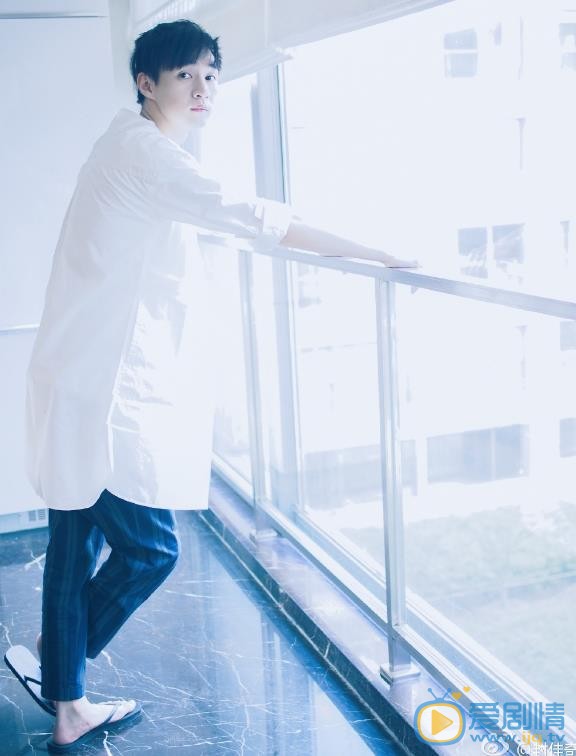 封佳奇帅气写真 封佳奇高清写真_封佳奇高清剧照