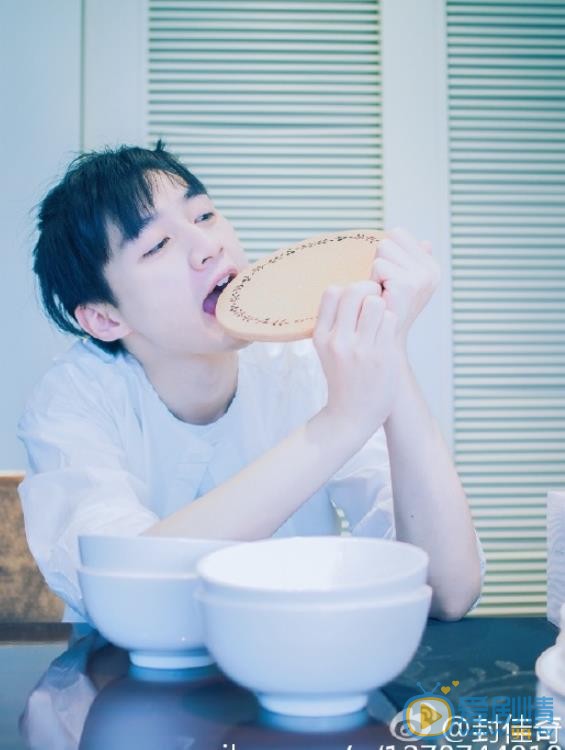 封佳奇帅气写真 封佳奇高清写真_封佳奇高清剧照