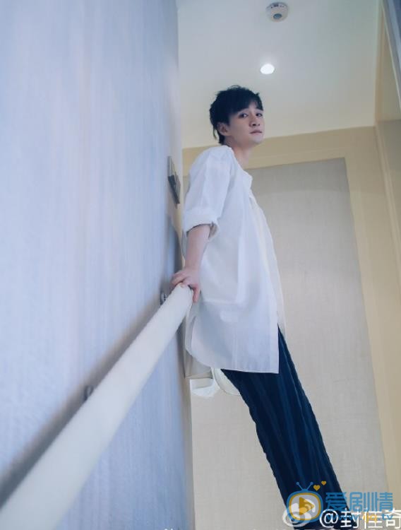 封佳奇帅气写真 封佳奇高清写真_封佳奇高清剧照