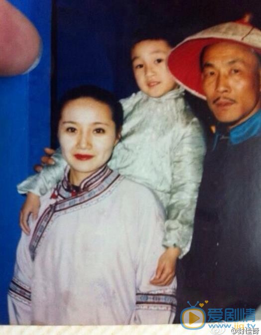封佳奇小时候照片 封佳奇高清写真_封佳奇高清剧照
