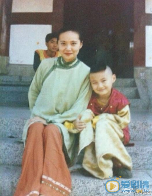 封佳奇小时候照片 封佳奇高清写真_封佳奇高清剧照