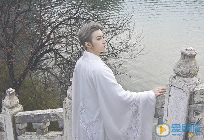 李孟羲汉服写真 李孟羲高清写真_李孟羲高清剧照
