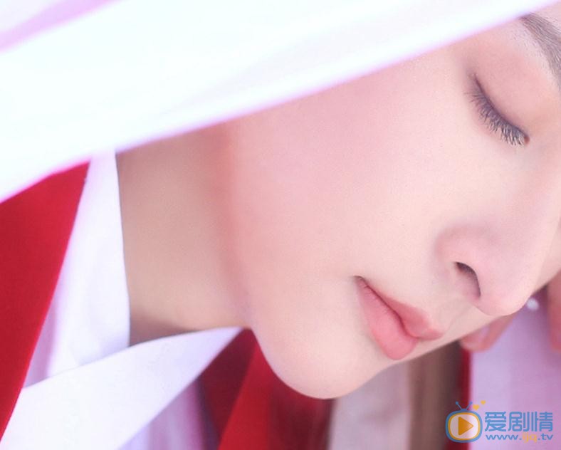 李孟羲红色写真 李孟羲高清写真_李孟羲高清剧照