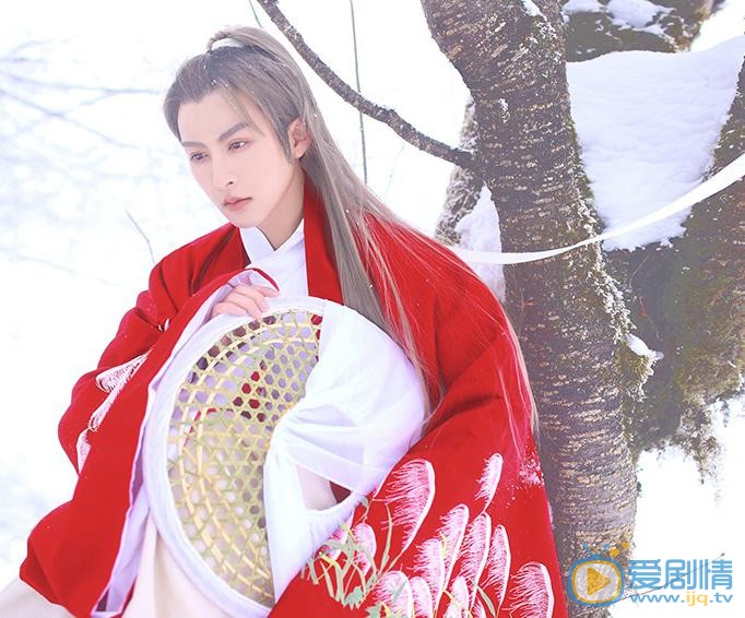 李孟羲红色写真 李孟羲高清写真_李孟羲高清剧照