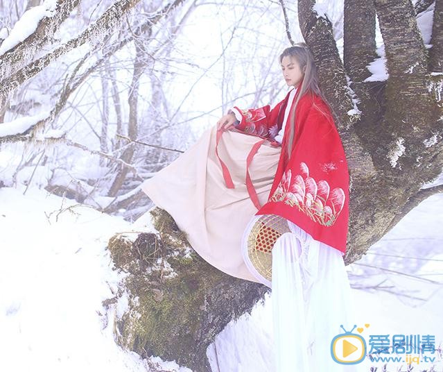 李孟羲红色写真 李孟羲高清写真_李孟羲高清剧照