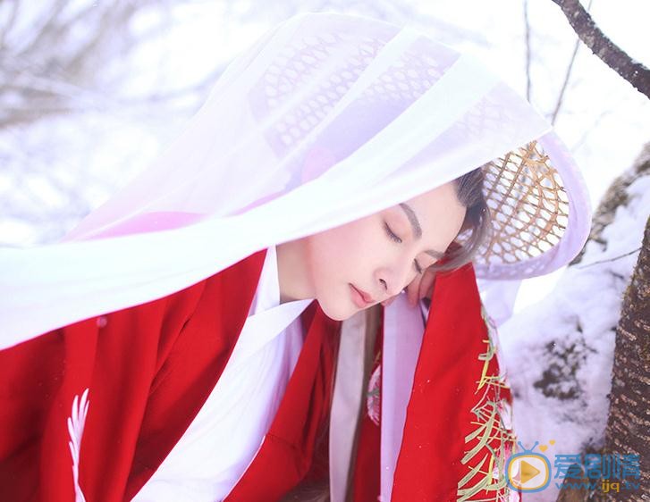 李孟羲红色写真 李孟羲高清写真_李孟羲高清剧照