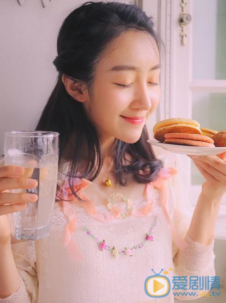 杜安琪粉色写真 杜安琪高清写真_杜安琪高清剧照