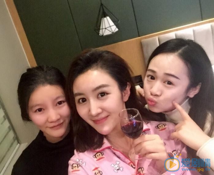杜安琪与人合照 杜安琪高清写真_杜安琪高清剧照