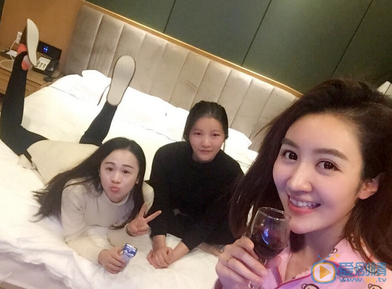 杜安琪与人合照 杜安琪高清写真_杜安琪高清剧照
