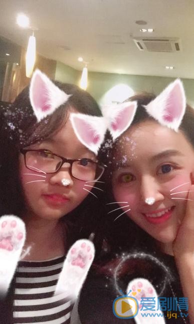 杜安琪与人合照 杜安琪高清写真_杜安琪高清剧照