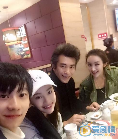 杜安琪与人合照 杜安琪高清写真_杜安琪高清剧照