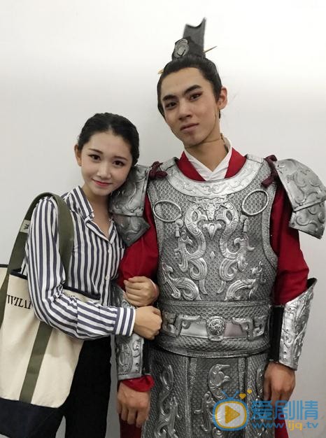 刘诗童与人合照 刘诗童高清写真_刘诗童高清剧照