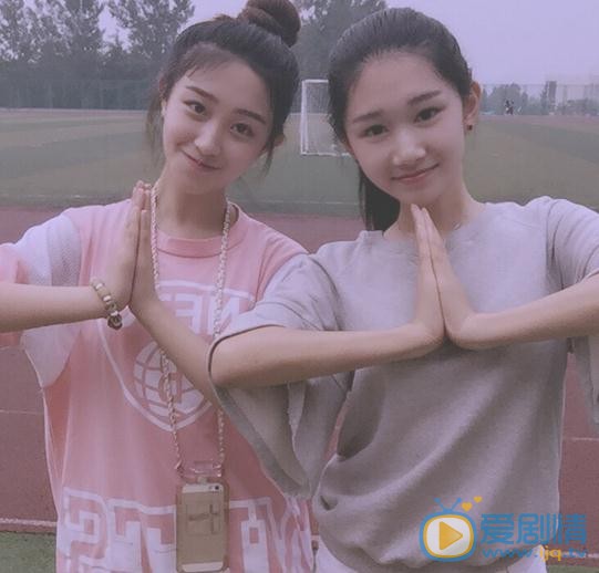 刘诗童与人合照 刘诗童高清写真_刘诗童高清剧照