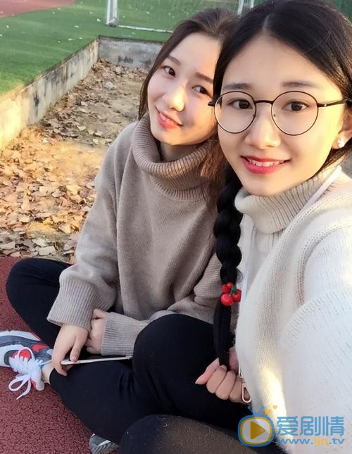 刘诗童与人合照 刘诗童高清写真_刘诗童高清剧照