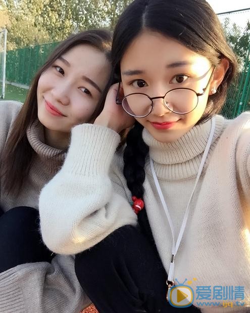 刘诗童与人合照 刘诗童高清写真_刘诗童高清剧照