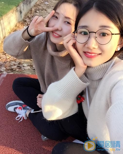 刘诗童与人合照 刘诗童高清写真_刘诗童高清剧照