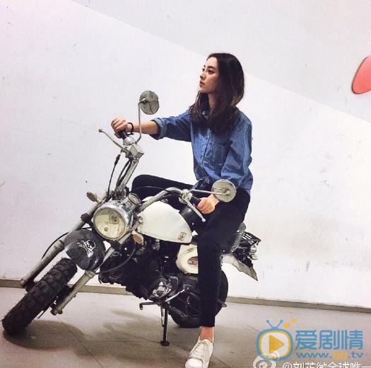 刘芷微街拍写真 刘芷微高清写真_刘芷微高清剧照