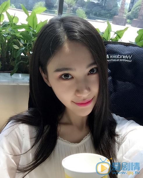 翟天卉生活照 翟天卉高清写真_翟天卉高清剧照