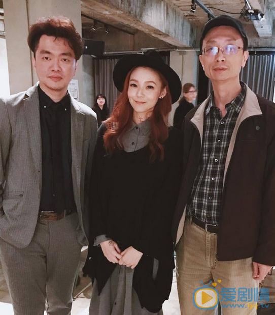 欧阳靖与人合照 欧阳靖高清写真_欧阳靖高清剧照