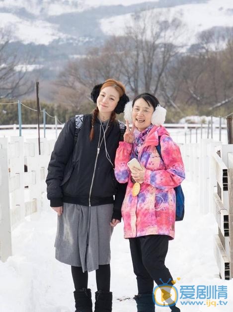 欧阳靖与人合照 欧阳靖高清写真_欧阳靖高清剧照