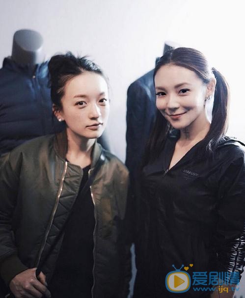 欧阳靖与人合照 欧阳靖高清写真_欧阳靖高清剧照