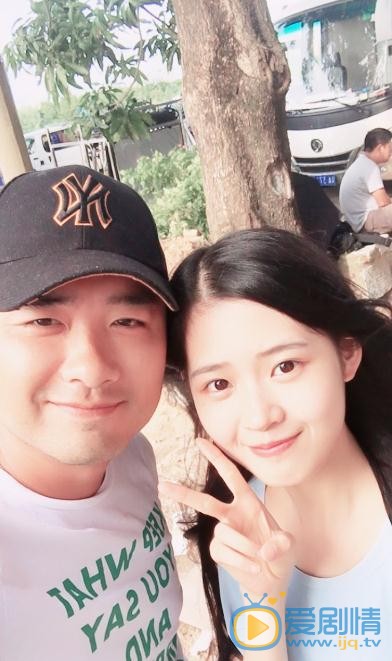 应亦涵与人合照 应亦涵高清写真_应亦涵高清剧照