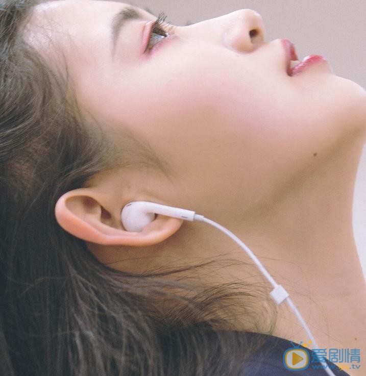 应亦涵制服写真 应亦涵高清写真_应亦涵高清剧照