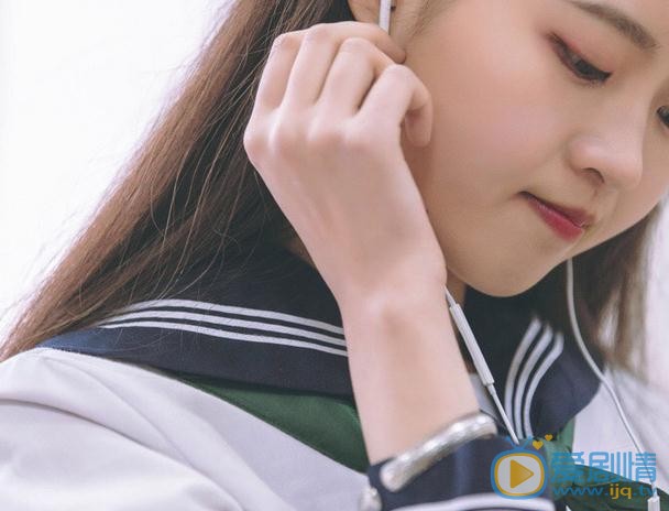 应亦涵制服写真 应亦涵高清写真_应亦涵高清剧照