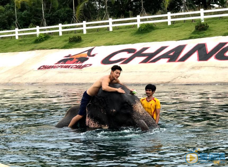 史元庭半裸肌肉大片 史元庭高清写真_史元庭高清剧照