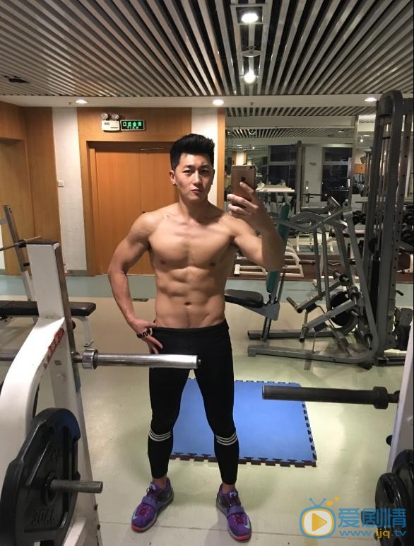 史元庭健身运动照 史元庭高清写真_史元庭高清剧照