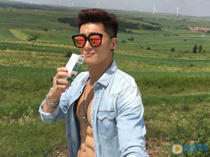 史元庭半裸肌肉大片 史元庭高清写真_史元庭高清剧照