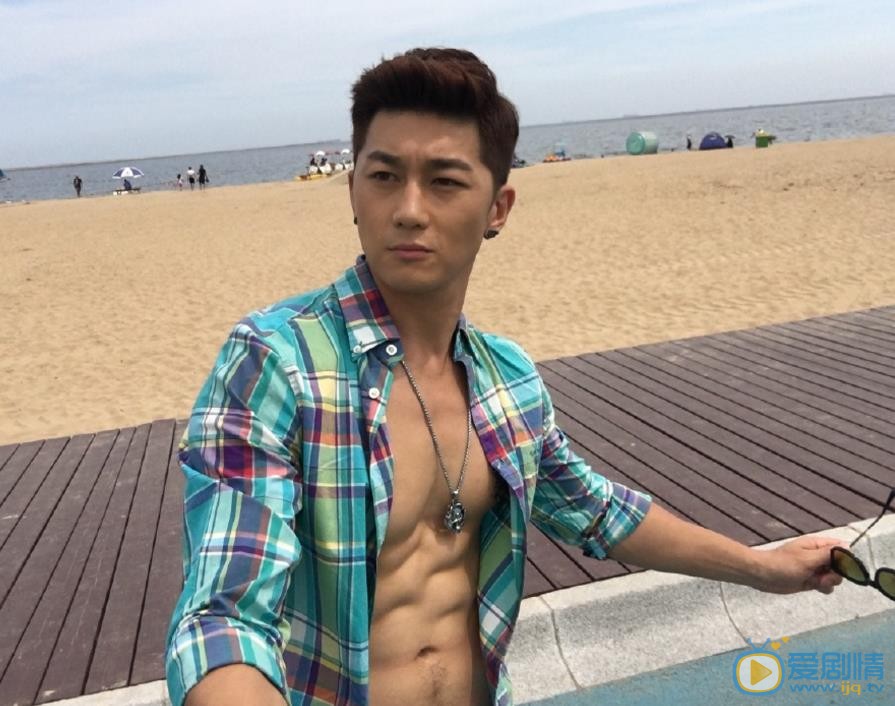 史元庭半裸肌肉大片 史元庭高清写真_史元庭高清剧照