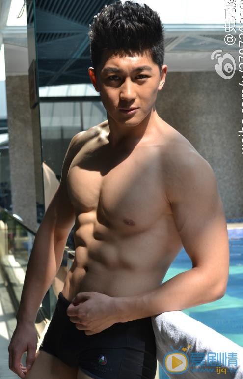 史元庭半裸肌肉大片 史元庭高清写真_史元庭高清剧照