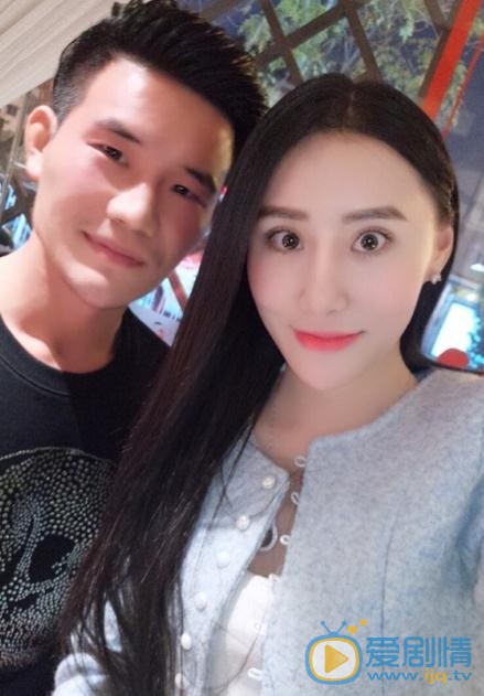 吴晴与人合照 吴晴高清写真_吴晴高清剧照