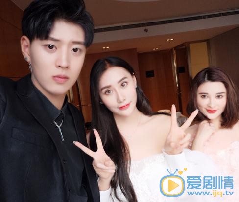 吴晴与人合照 吴晴高清写真_吴晴高清剧照