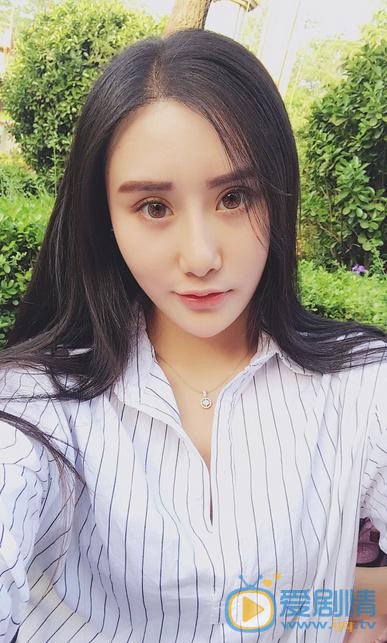 吴晴与人合照 吴晴高清写真_吴晴高清剧照