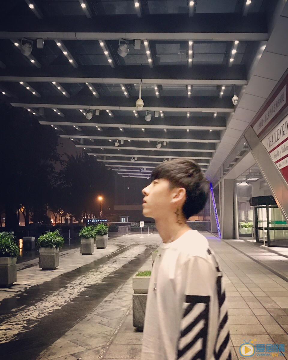 杨景诚机场照写真 杨景诚高清写真_杨景诚高清剧照