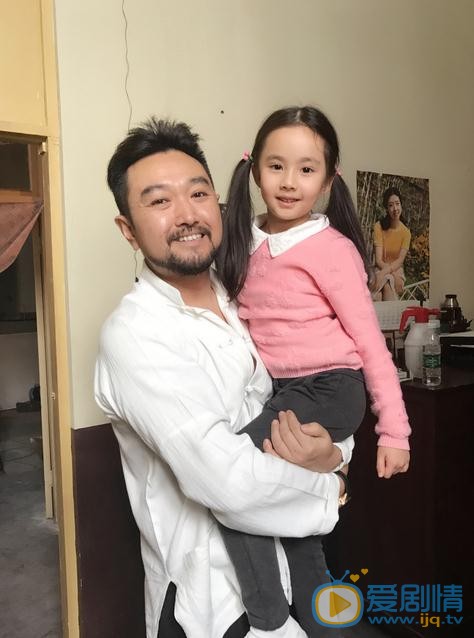 窦若兮与人合照 窦若兮高清写真_窦若兮高清剧照
