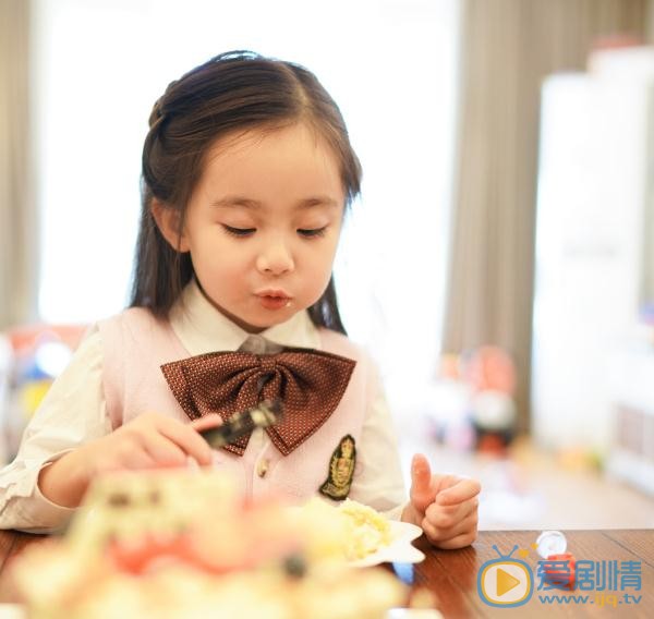 窦若兮制服写真 窦若兮高清写真_窦若兮高清剧照