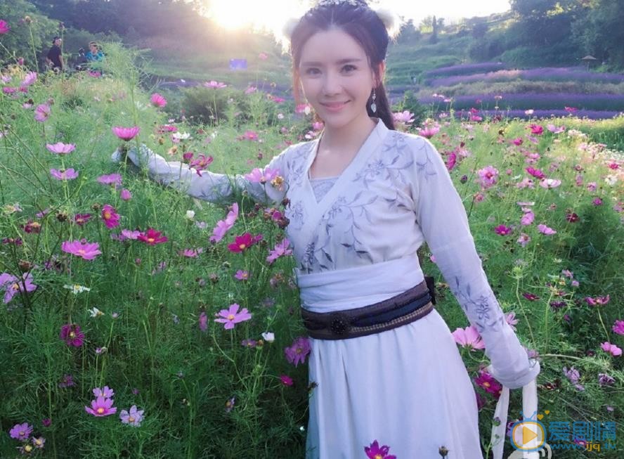 王沁宜片场照 王沁宜高清写真_王沁宜高清剧照