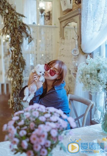 刘羽琦宠物写真 刘羽琦高清写真_刘羽琦高清剧照