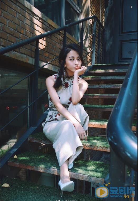 陈雅丽时尚街拍 陈雅丽高清写真_陈雅丽高清剧照