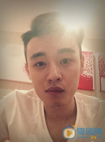 邵伟桐生活照写真 邵伟桐高清写真_邵伟桐高清剧照